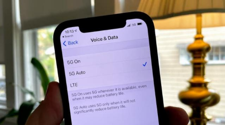 哈密苹果手机维修分享iPhone 12如何打开或关闭5G网络 